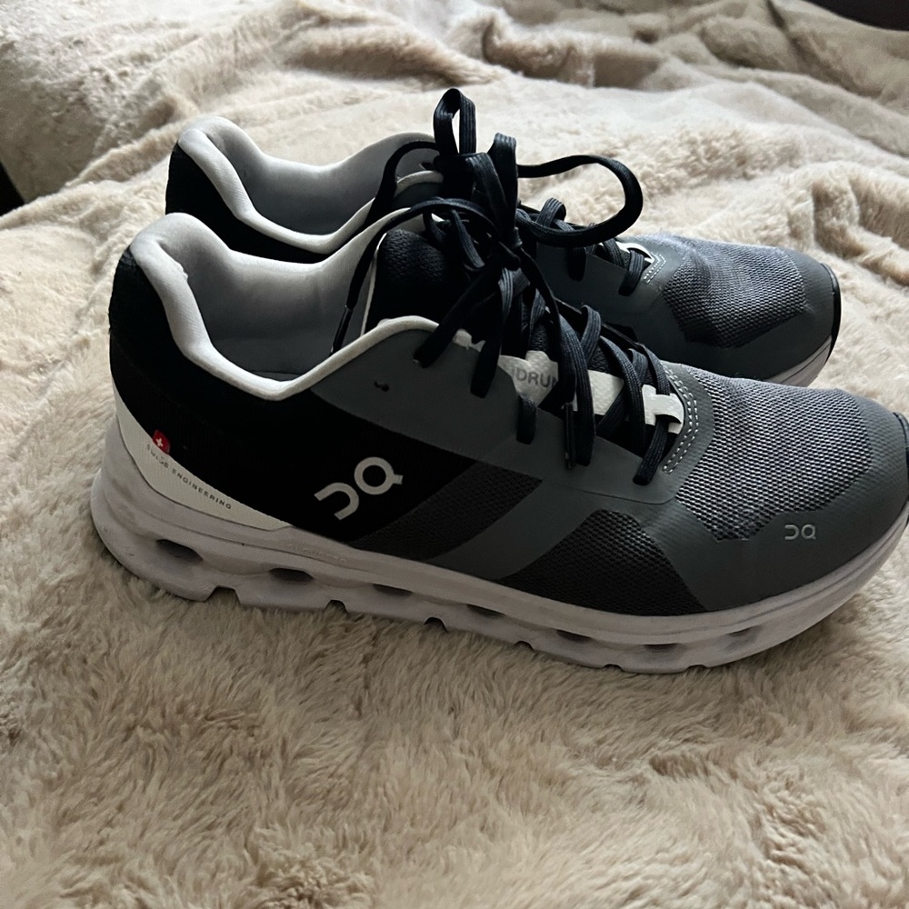 On cloudrunner eclipse black womens 9